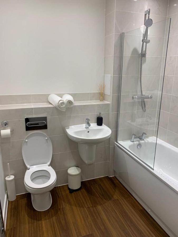 Lakeside 2 Bed Luxury Apartment No Parties No Events Early Check-In Late Check- Out Allowed West Thurrock Exterior foto